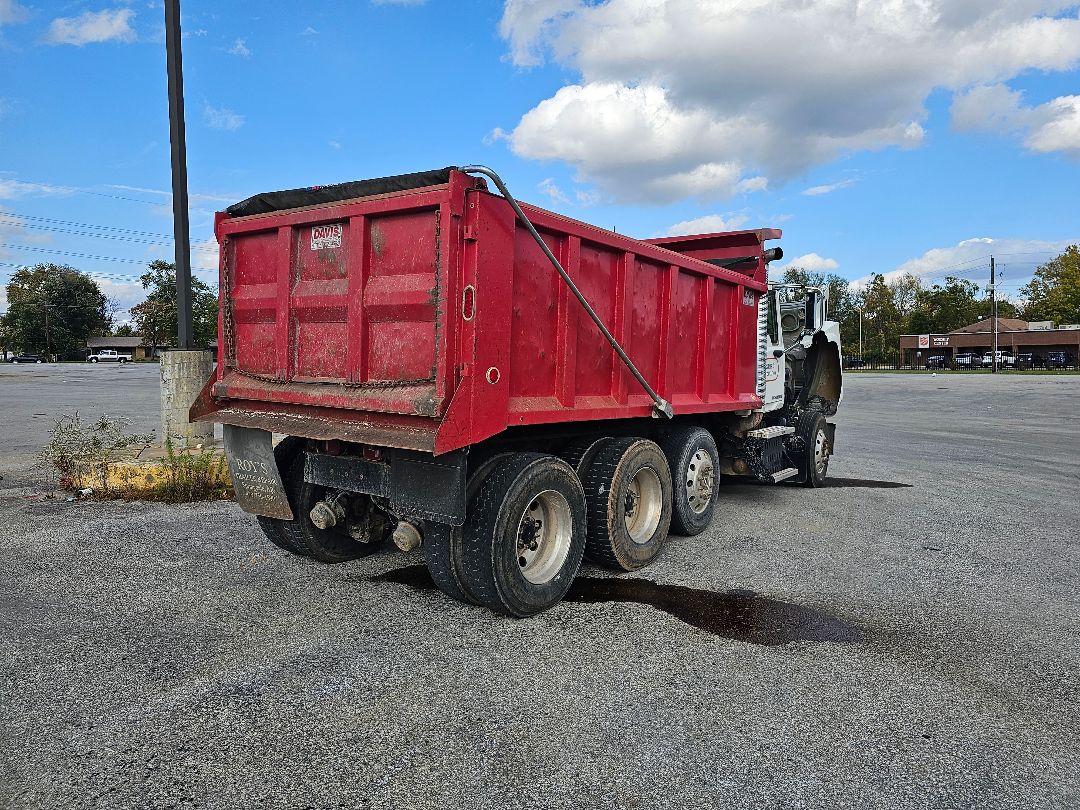 2010 MACK CHU613 Pinnacle - Image 2